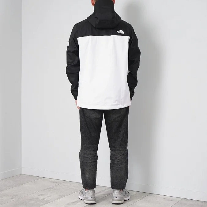 Куртка ветровка The North Face Black Box Mountain Quest Jacket TNF White