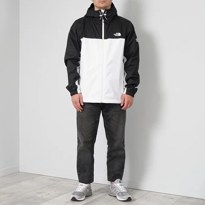 Куртка ветровка The North Face Black Box Mountain Quest Jacket TNF White