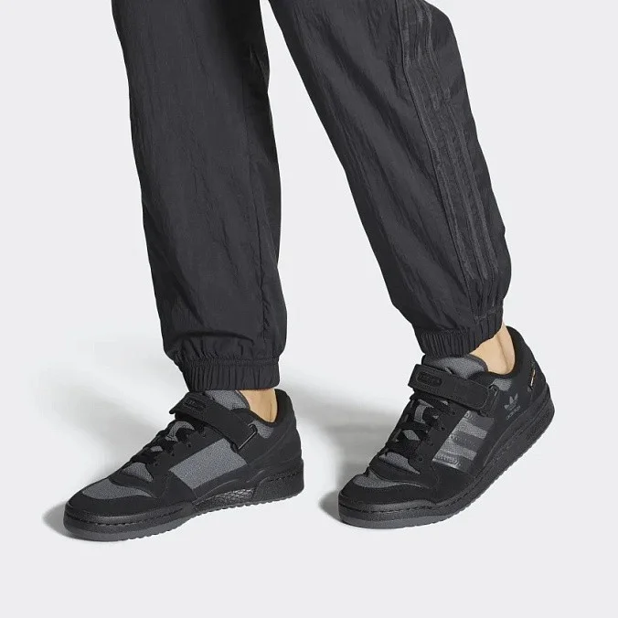 Кроссовки adidas Originals Forum Low Core Black/Grey Six/Silver Metallic