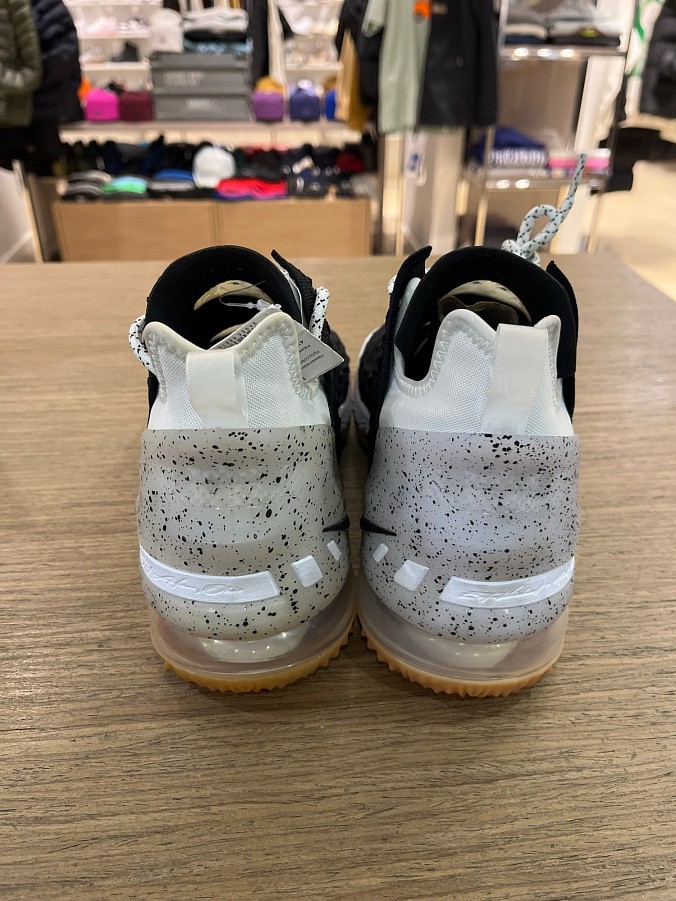 Кроссовки Nike LeBron 18 EP Black/White/Gum