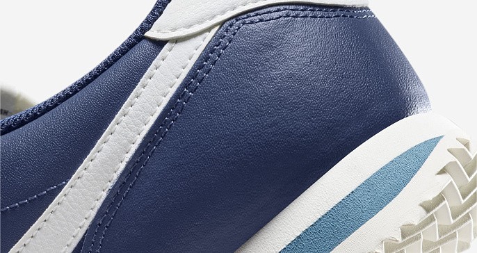 Кроссовки Nike Cortez Midnight Navy/Sail/Noise Aqua