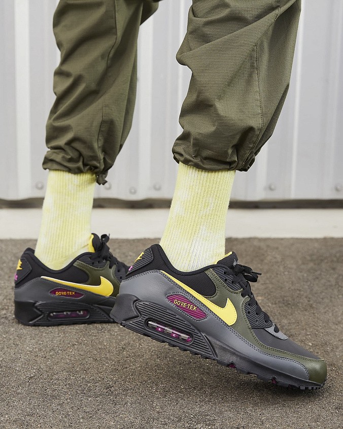 Кроссовки Nike Air Max 90 GTX Black/Cargo Khaki/Iron Grey/Tour Yellow